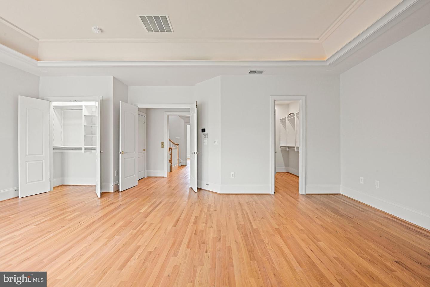1410 HARVEST CROSSING DR, MCLEAN, Virginia 22101, 3 Bedrooms Bedrooms, ,4 BathroomsBathrooms,Residential,For sale,1410 HARVEST CROSSING DR,VAFX2256474 MLS # VAFX2256474