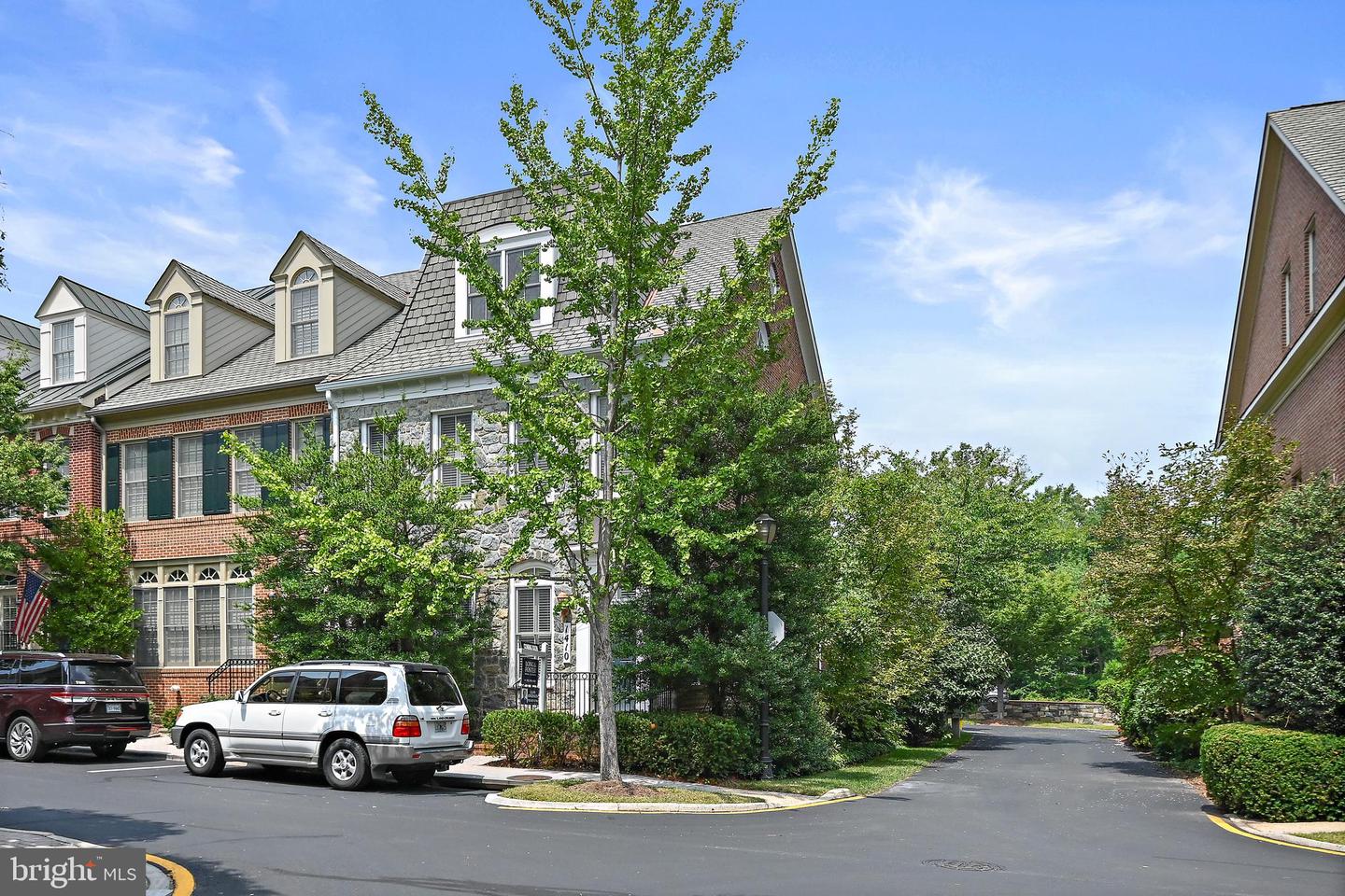 1410 HARVEST CROSSING DR, MCLEAN, Virginia 22101, 3 Bedrooms Bedrooms, ,4 BathroomsBathrooms,Residential,For sale,1410 HARVEST CROSSING DR,VAFX2256474 MLS # VAFX2256474