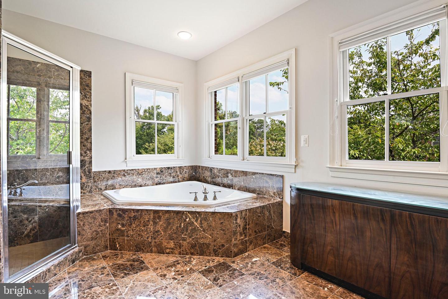 1410 HARVEST CROSSING DR, MCLEAN, Virginia 22101, 3 Bedrooms Bedrooms, ,4 BathroomsBathrooms,Residential,For sale,1410 HARVEST CROSSING DR,VAFX2256474 MLS # VAFX2256474