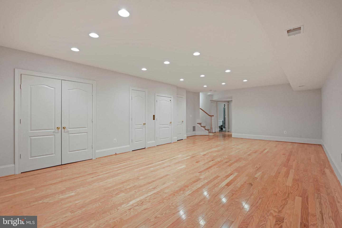 1410 HARVEST CROSSING DR, MCLEAN, Virginia 22101, 3 Bedrooms Bedrooms, ,4 BathroomsBathrooms,Residential,For sale,1410 HARVEST CROSSING DR,VAFX2256474 MLS # VAFX2256474