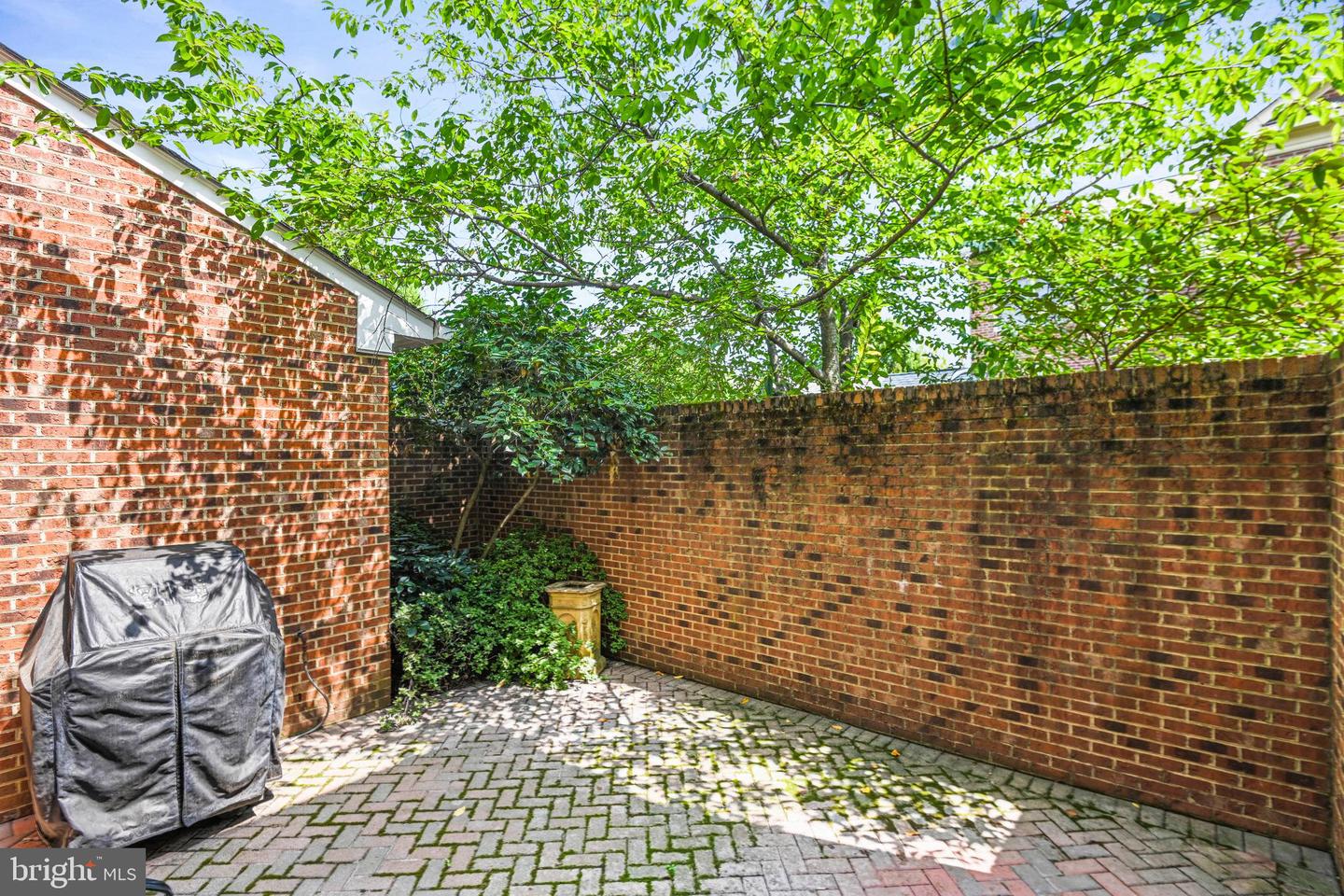 1410 HARVEST CROSSING DR, MCLEAN, Virginia 22101, 3 Bedrooms Bedrooms, ,4 BathroomsBathrooms,Residential,For sale,1410 HARVEST CROSSING DR,VAFX2256474 MLS # VAFX2256474