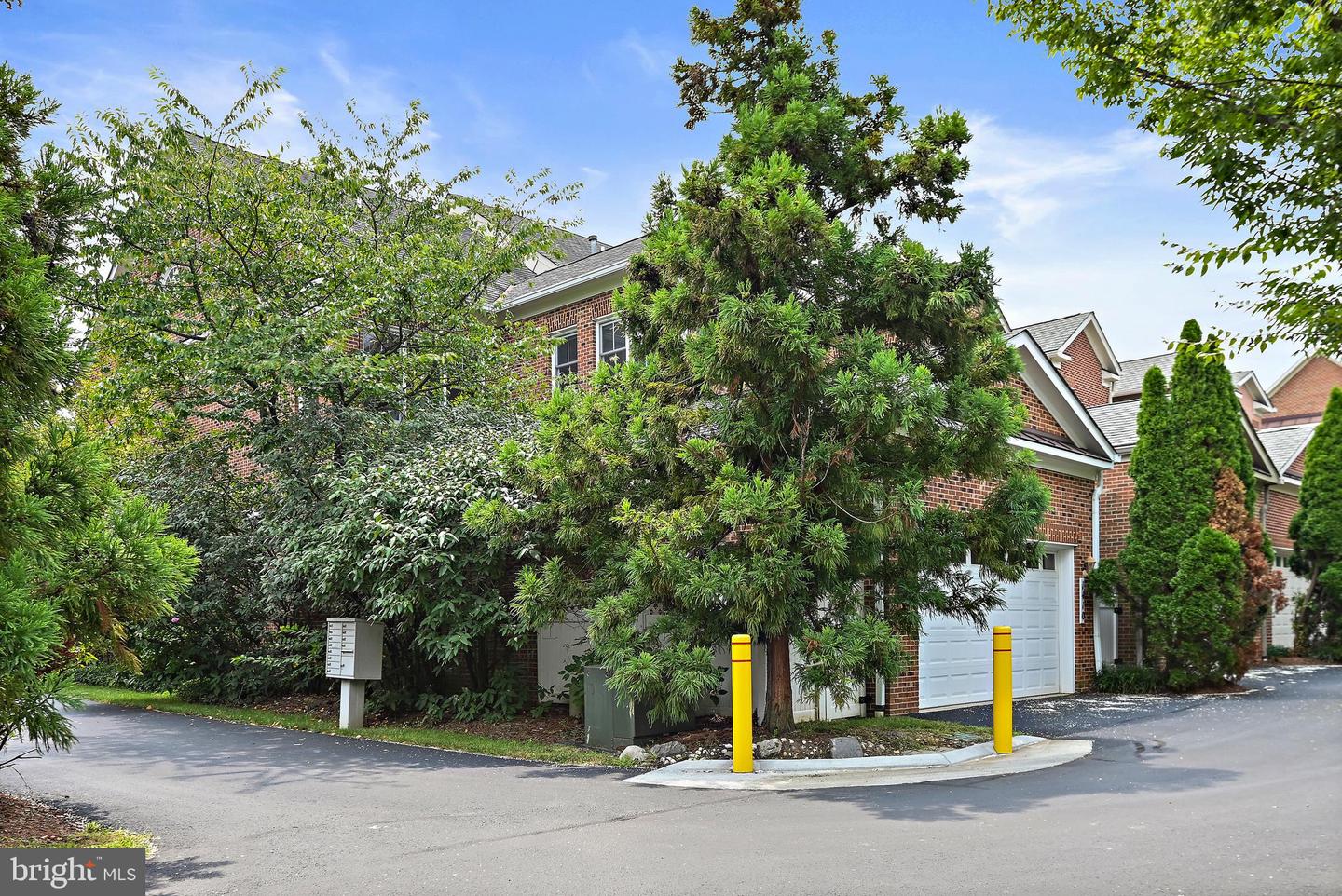1410 HARVEST CROSSING DR, MCLEAN, Virginia 22101, 3 Bedrooms Bedrooms, ,4 BathroomsBathrooms,Residential,For sale,1410 HARVEST CROSSING DR,VAFX2256474 MLS # VAFX2256474