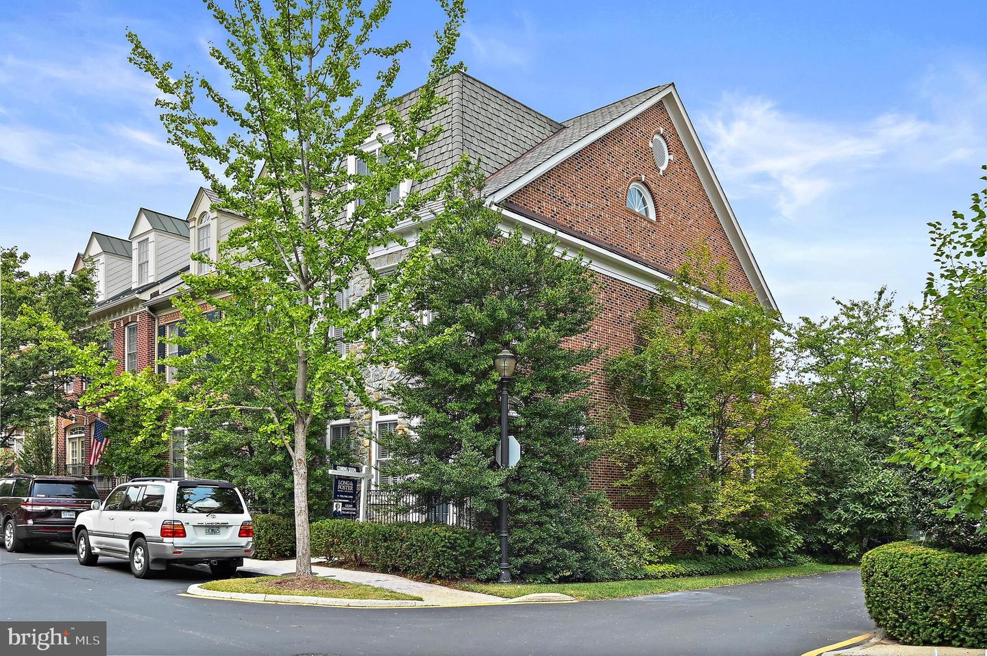 1410 HARVEST CROSSING DR, MCLEAN, Virginia 22101, 3 Bedrooms Bedrooms, ,4 BathroomsBathrooms,Residential,For sale,1410 HARVEST CROSSING DR,VAFX2256474 MLS # VAFX2256474