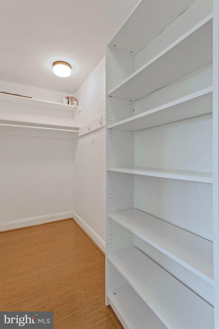 2501 CALVERT ST NW #802, WASHINGTON, District Of Columbia 20008, 1 Bedroom Bedrooms, ,1 BathroomBathrooms,Residential,For sale,2501 CALVERT ST NW #802,DCDC2211196 MLS # DCDC2211196