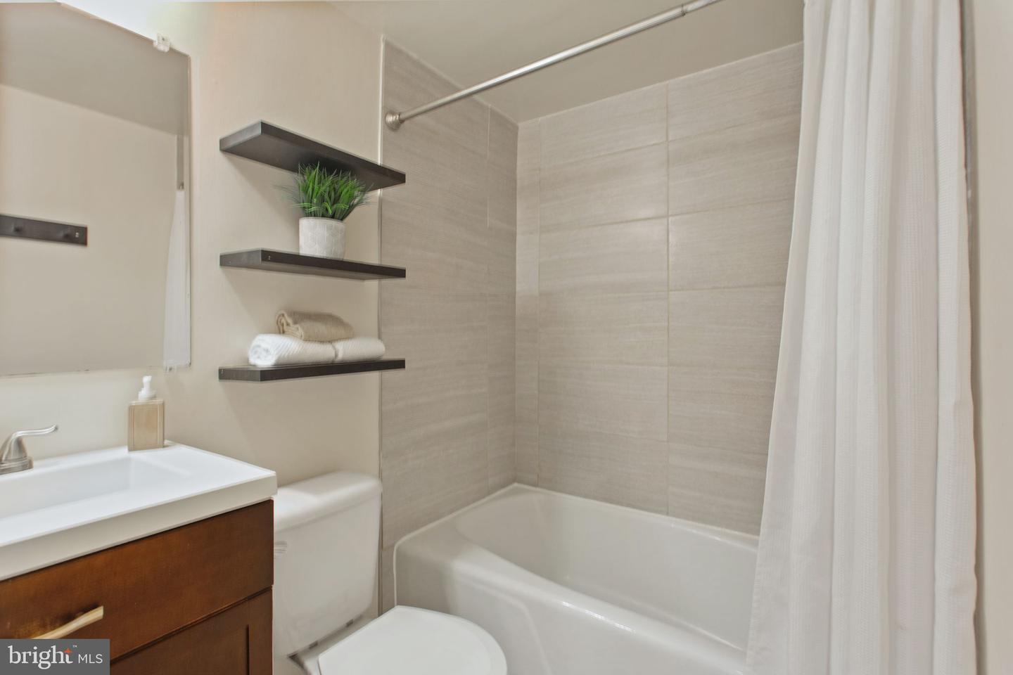 2501 CALVERT ST NW #802, WASHINGTON, District Of Columbia 20008, 1 Bedroom Bedrooms, ,1 BathroomBathrooms,Residential,For sale,2501 CALVERT ST NW #802,DCDC2211196 MLS # DCDC2211196