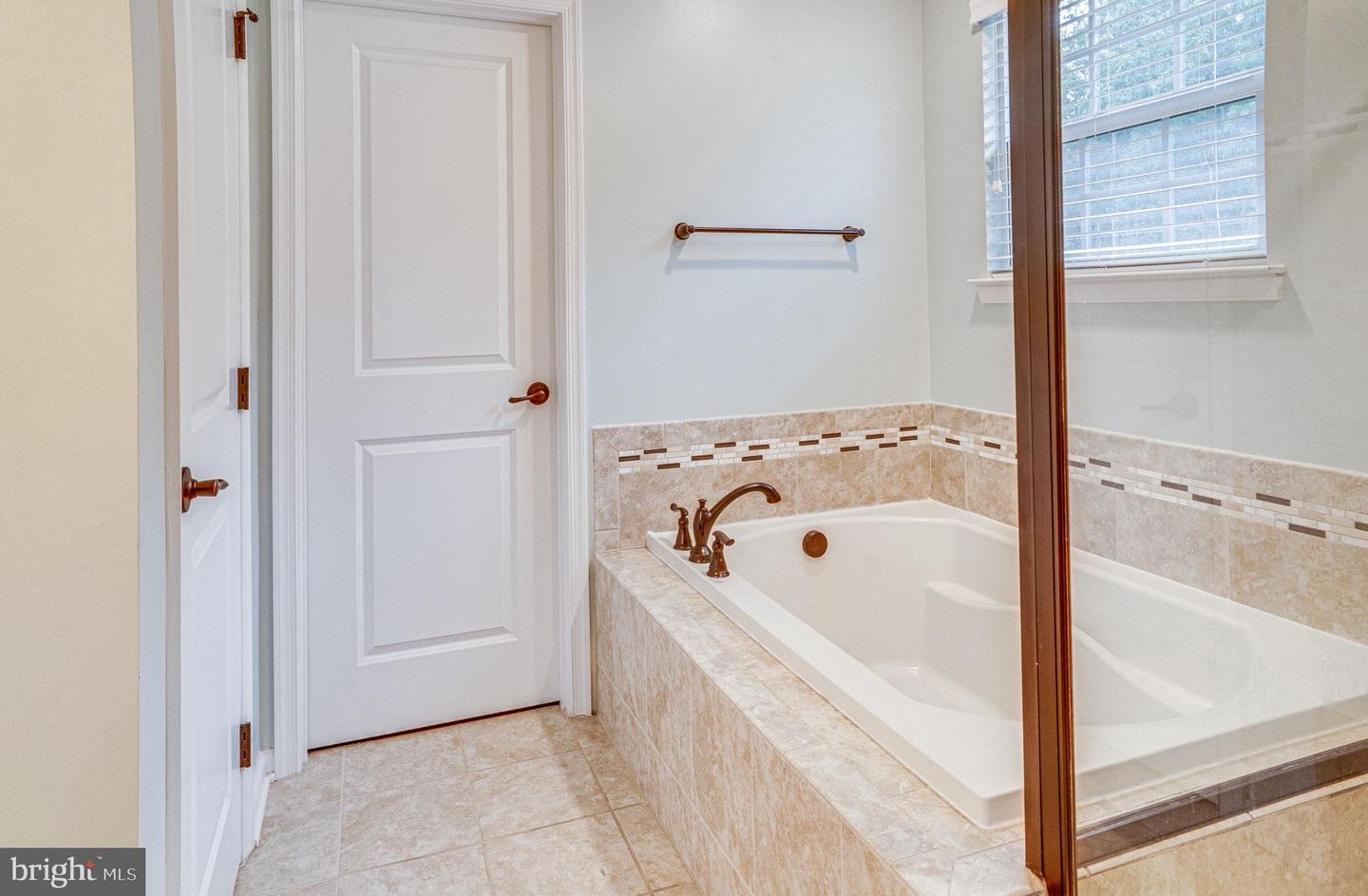 42020 WINNING GLORY DR, ALDIE, Virginia 20105, 4 Bedrooms Bedrooms, ,3 BathroomsBathrooms,Residential,For sale,42020 WINNING GLORY DR,VALO2102714 MLS # VALO2102714