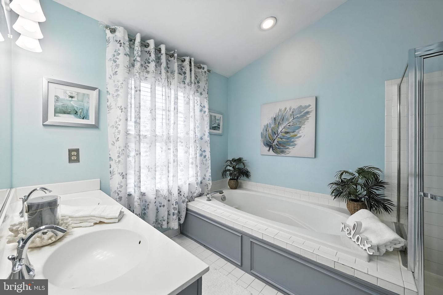 14304 UNIFORM DR, CENTREVILLE, Virginia 20121, 3 Bedrooms Bedrooms, ,2 BathroomsBathrooms,Residential,For sale,14304 UNIFORM DR,VAFX2256666 MLS # VAFX2256666