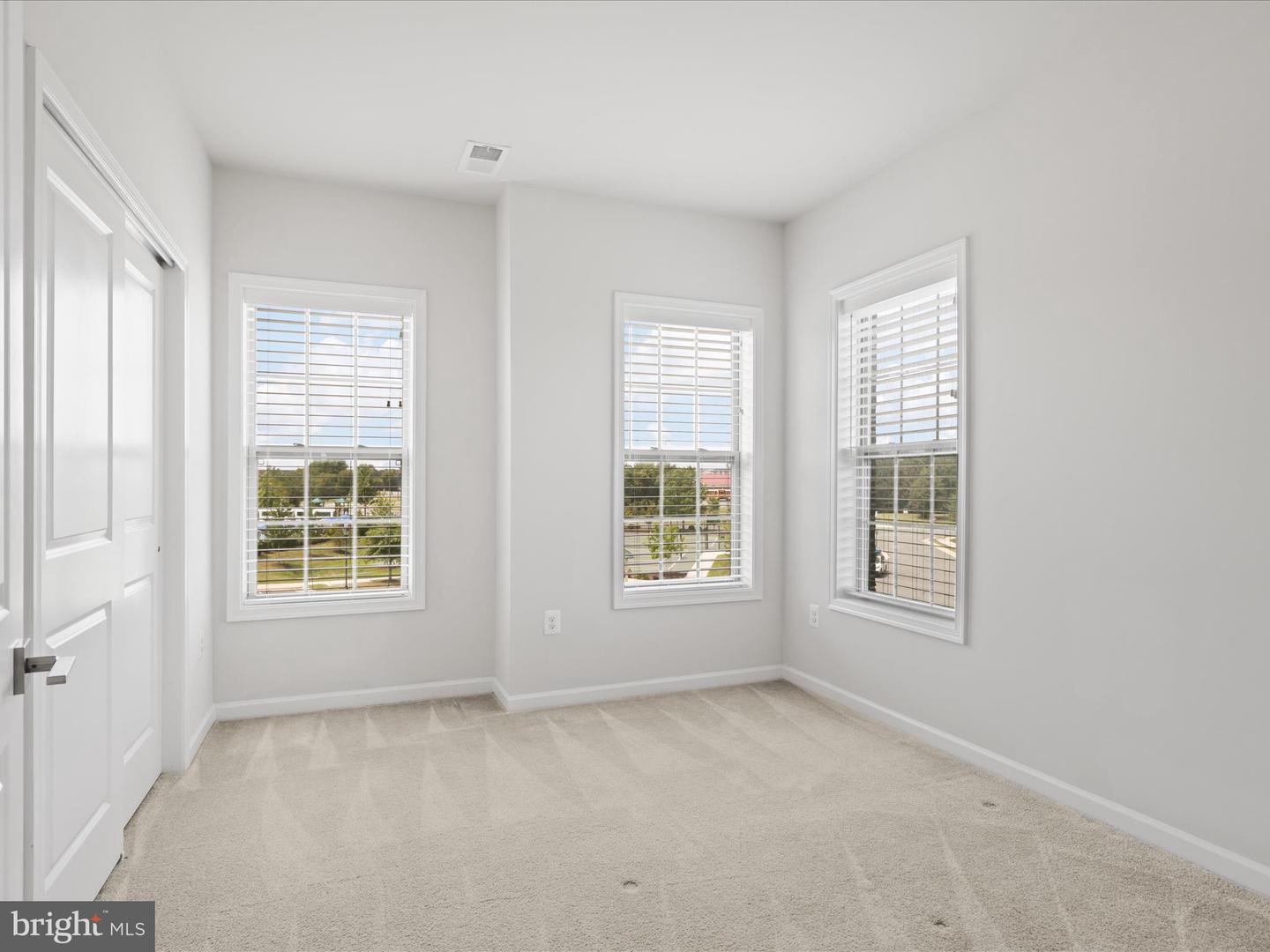 23442 LOGANS RIDGE TER, ASHBURN, Virginia 20148, 3 Bedrooms Bedrooms, ,4 BathroomsBathrooms,Residential,For sale,23442 LOGANS RIDGE TER,VALO2102948 MLS # VALO2102948