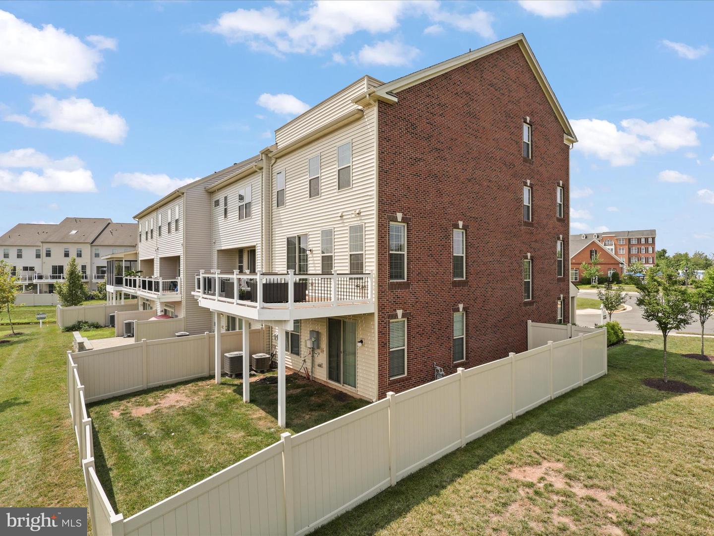 23442 LOGANS RIDGE TER, ASHBURN, Virginia 20148, 3 Bedrooms Bedrooms, ,4 BathroomsBathrooms,Residential,For sale,23442 LOGANS RIDGE TER,VALO2102948 MLS # VALO2102948