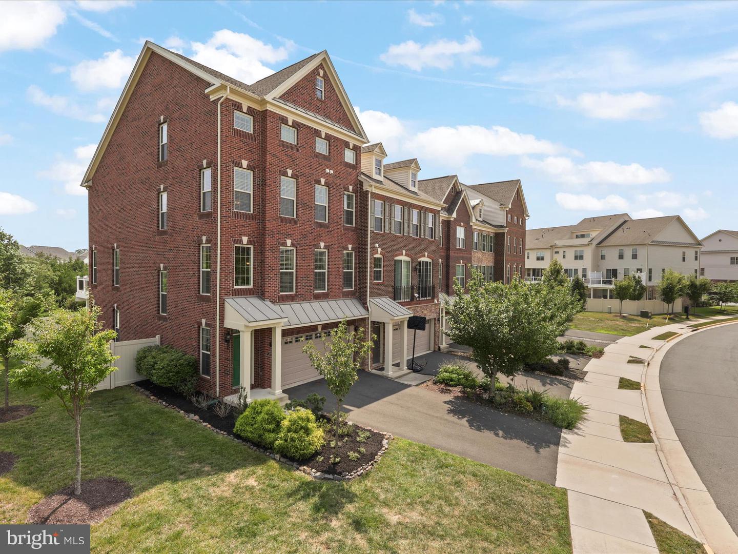 23442 LOGANS RIDGE TER, ASHBURN, Virginia 20148, 3 Bedrooms Bedrooms, ,4 BathroomsBathrooms,Residential,For sale,23442 LOGANS RIDGE TER,VALO2102948 MLS # VALO2102948