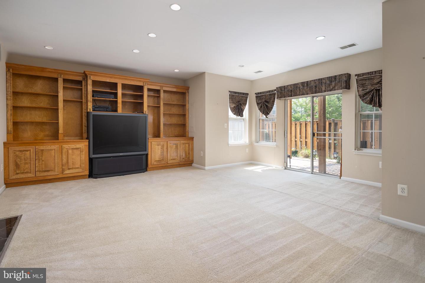 6143 CILANTRO DR, ALEXANDRIA, Virginia 22310, 3 Bedrooms Bedrooms, ,3 BathroomsBathrooms,Residential,For sale,6143 CILANTRO DR,VAFX2256960 MLS # VAFX2256960