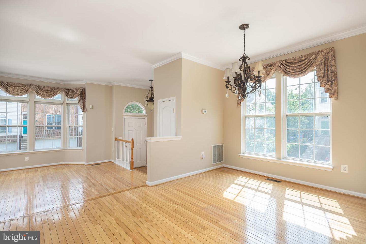 6143 CILANTRO DR, ALEXANDRIA, Virginia 22310, 3 Bedrooms Bedrooms, ,3 BathroomsBathrooms,Residential,For sale,6143 CILANTRO DR,VAFX2256960 MLS # VAFX2256960