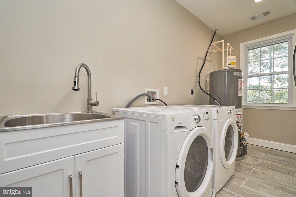 3244 BLUNDELL RD, FALLS CHURCH, Virginia 22042, 4 Bedrooms Bedrooms, ,3 BathroomsBathrooms,Residential,For sale,3244 BLUNDELL RD,VAFX2257334 MLS # VAFX2257334