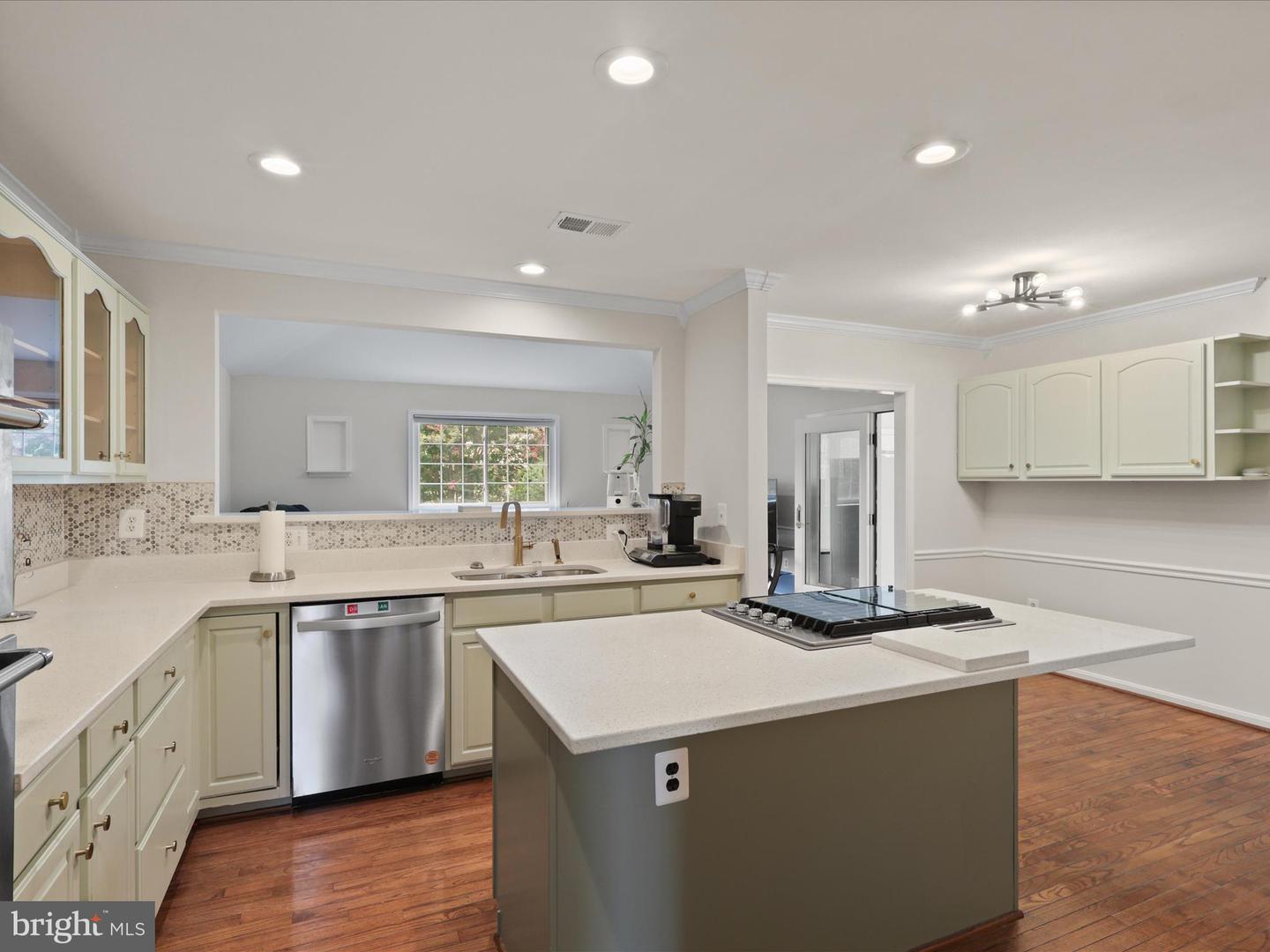 42905 NASHUA ST, ASHBURN, Virginia 20147, 4 Bedrooms Bedrooms, ,3 BathroomsBathrooms,Residential,For sale,42905 NASHUA ST,VALO2103114 MLS # VALO2103114