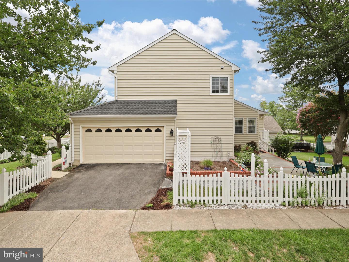 42905 NASHUA ST, ASHBURN, Virginia 20147, 4 Bedrooms Bedrooms, ,3 BathroomsBathrooms,Residential,For sale,42905 NASHUA ST,VALO2103114 MLS # VALO2103114