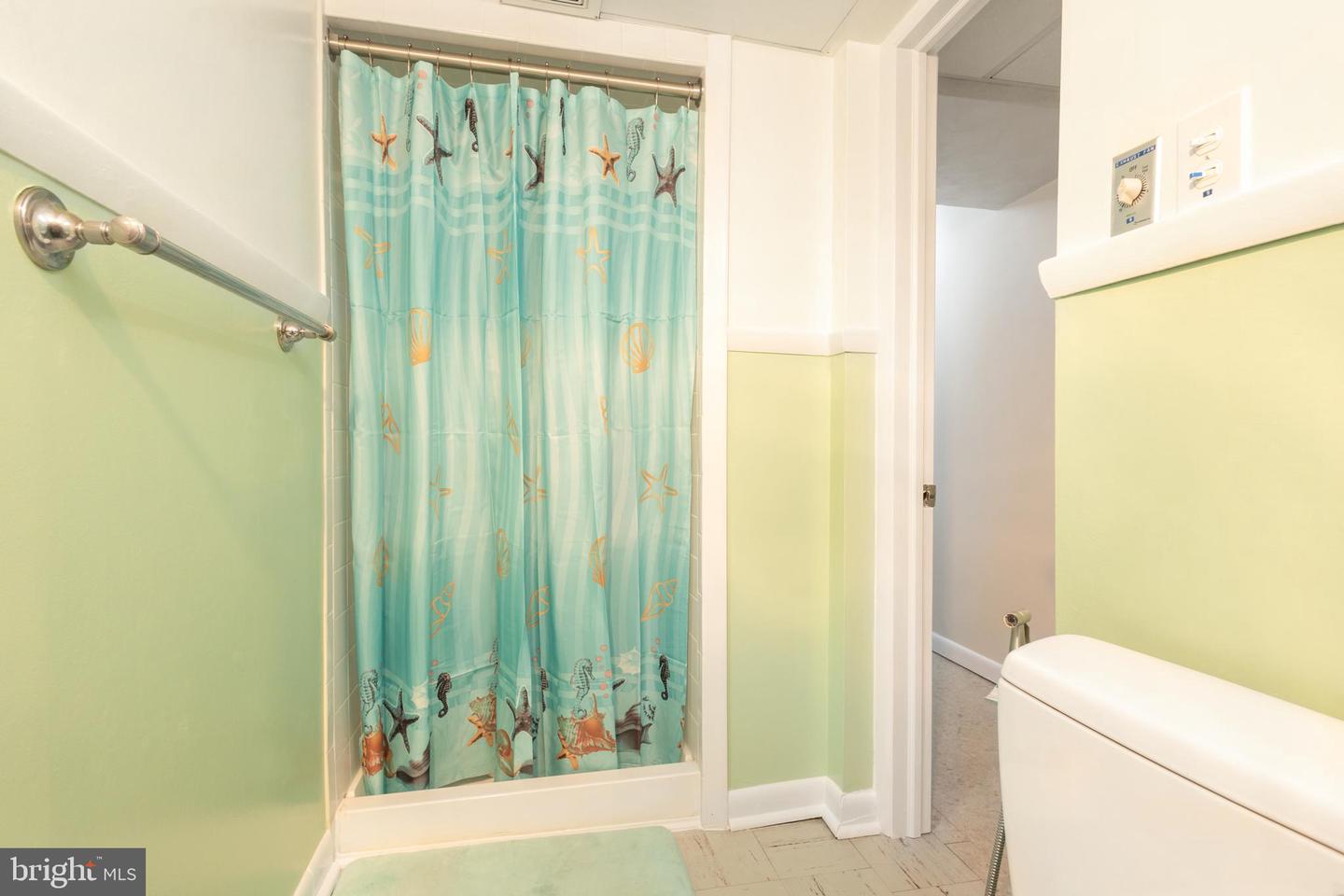 4223 16TH RD S, ARLINGTON, Virginia 22204, 3 Bedrooms Bedrooms, ,3 BathroomsBathrooms,Residential,For sale,4223 16TH RD S,VAAR2061380 MLS # VAAR2061380