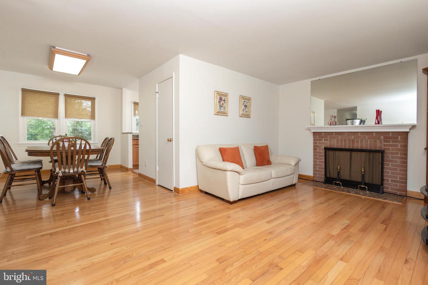 4223 16TH RD S, ARLINGTON, Virginia 22204, 3 Bedrooms Bedrooms, ,3 BathroomsBathrooms,Residential,For sale,4223 16TH RD S,VAAR2061380 MLS # VAAR2061380