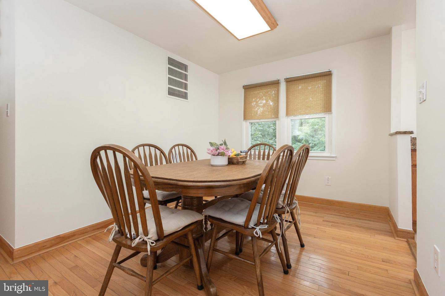 4223 16TH RD S, ARLINGTON, Virginia 22204, 3 Bedrooms Bedrooms, ,3 BathroomsBathrooms,Residential,For sale,4223 16TH RD S,VAAR2061380 MLS # VAAR2061380