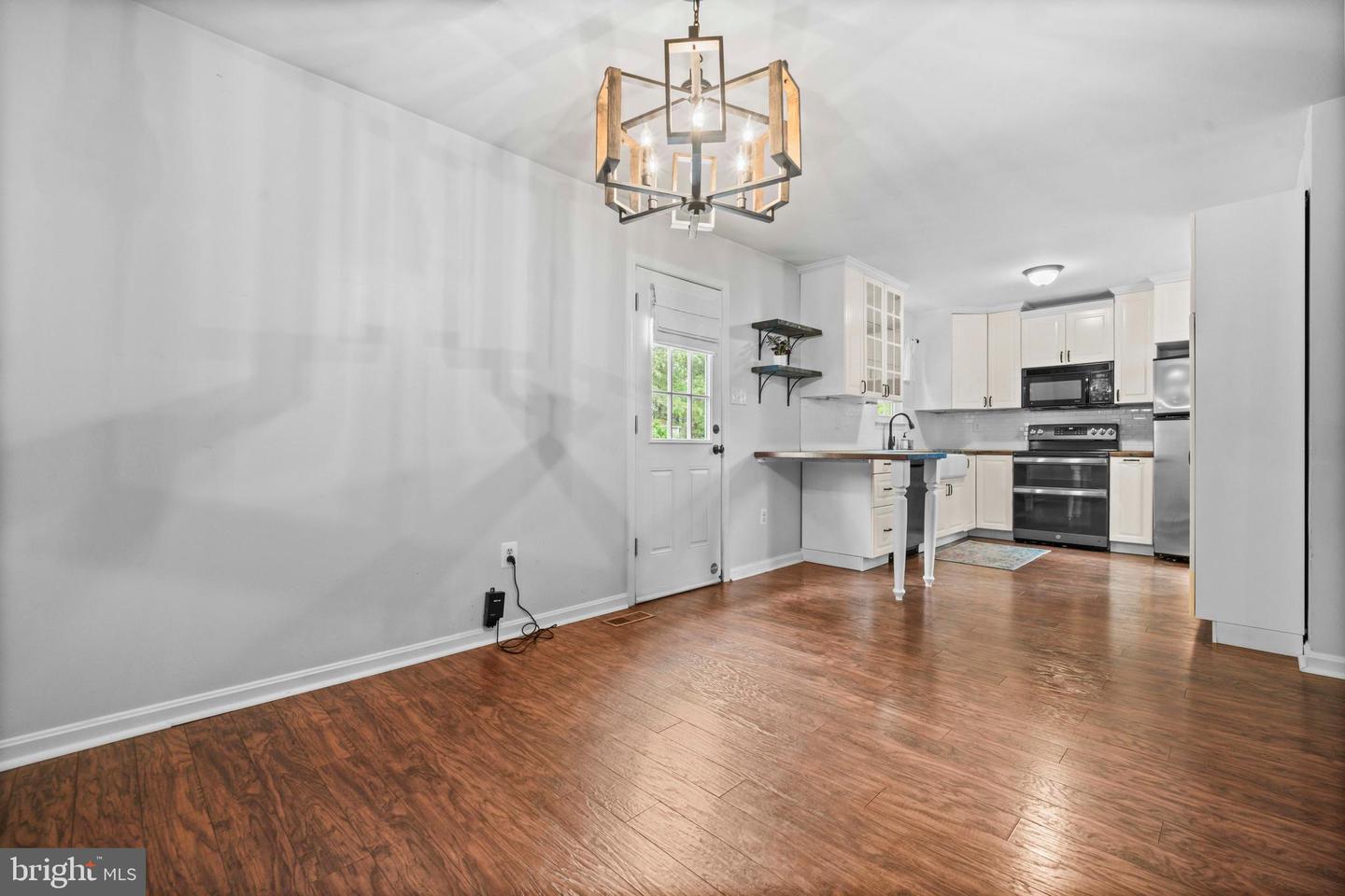 15117 BERNADETTE CT, CHANTILLY, Virginia 20151, 3 Bedrooms Bedrooms, ,2 BathroomsBathrooms,Residential,For sale,15117 BERNADETTE CT,VAFX2257598 MLS # VAFX2257598