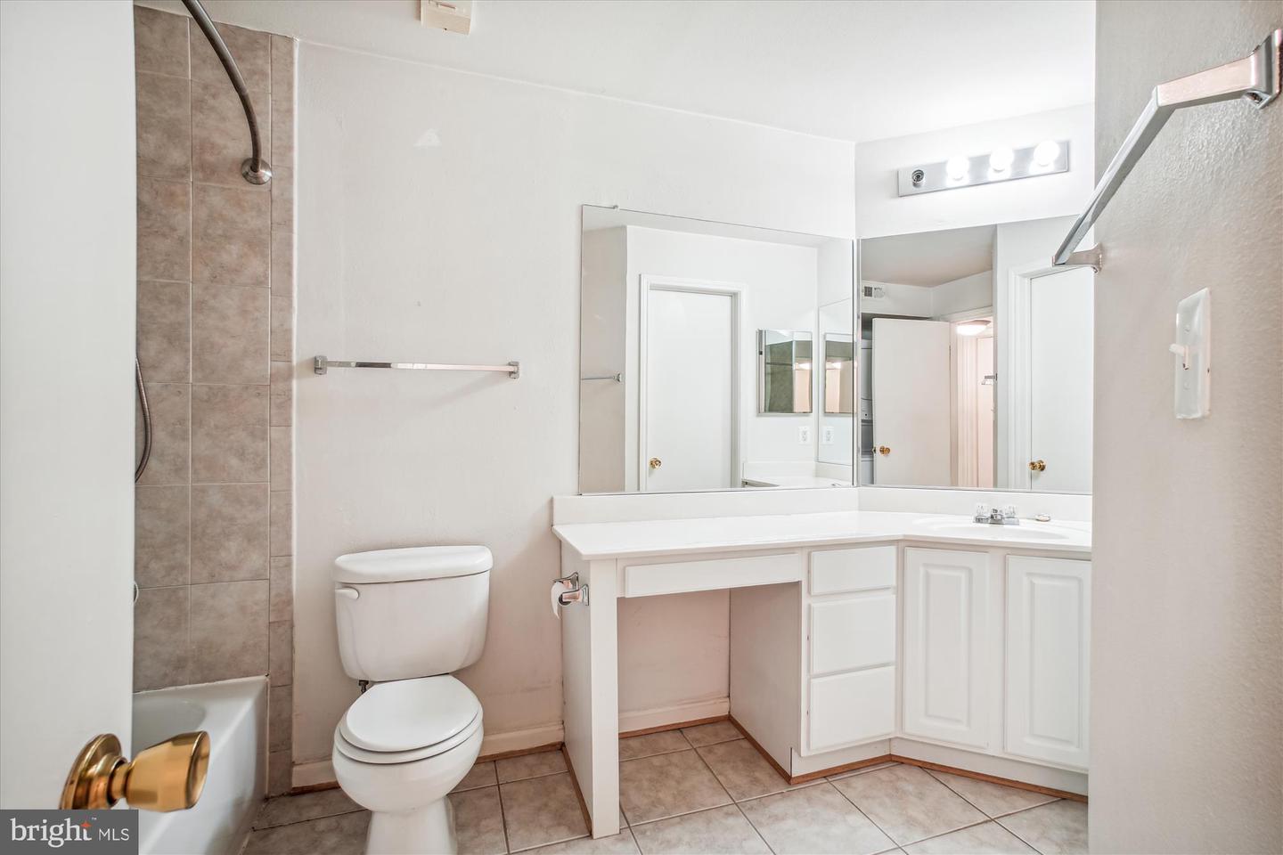 12165 PENDERVIEW TER #1036, FAIRFAX, Virginia 22033, 1 Bedroom Bedrooms, ,1 BathroomBathrooms,Residential,For sale,12165 PENDERVIEW TER #1036,VAFX2257640 MLS # VAFX2257640