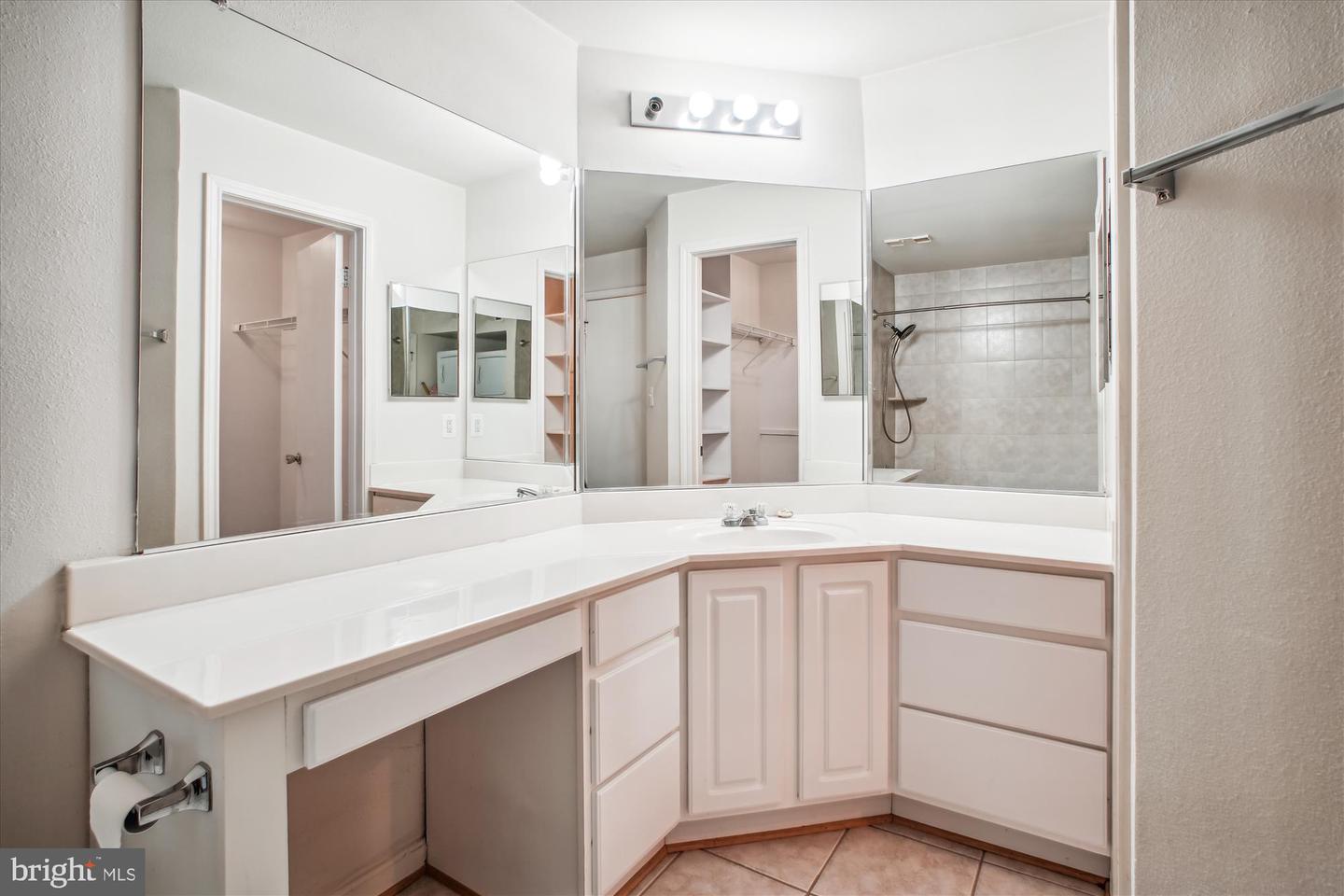 12165 PENDERVIEW TER #1036, FAIRFAX, Virginia 22033, 1 Bedroom Bedrooms, ,1 BathroomBathrooms,Residential,For sale,12165 PENDERVIEW TER #1036,VAFX2257640 MLS # VAFX2257640