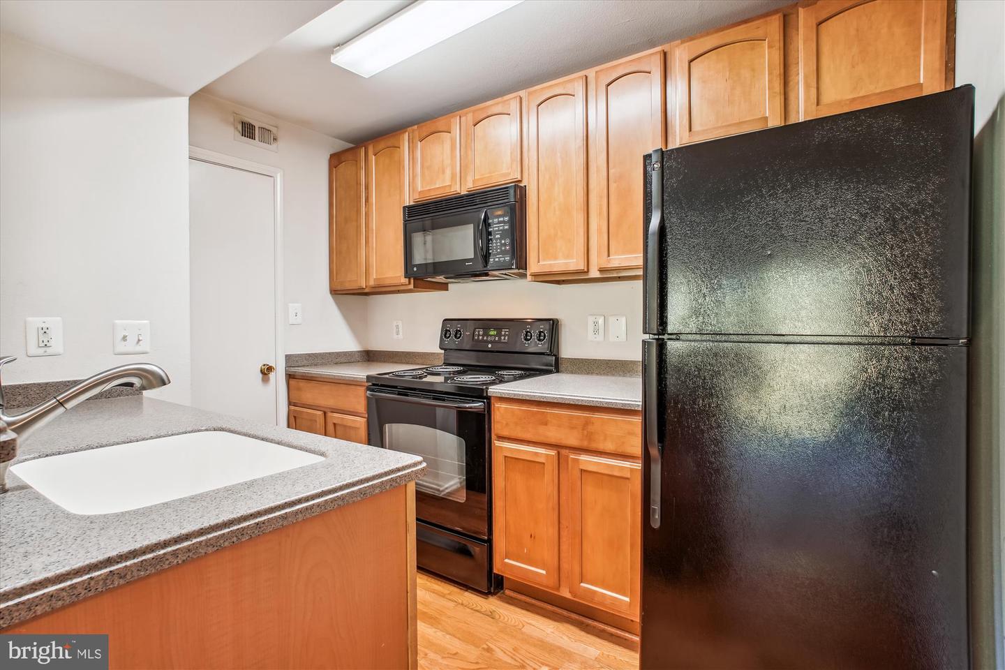 12165 PENDERVIEW TER #1036, FAIRFAX, Virginia 22033, 1 Bedroom Bedrooms, ,1 BathroomBathrooms,Residential,For sale,12165 PENDERVIEW TER #1036,VAFX2257640 MLS # VAFX2257640