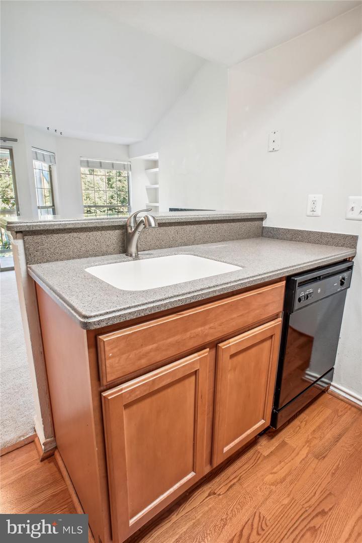 12165 PENDERVIEW TER #1036, FAIRFAX, Virginia 22033, 1 Bedroom Bedrooms, ,1 BathroomBathrooms,Residential,For sale,12165 PENDERVIEW TER #1036,VAFX2257640 MLS # VAFX2257640