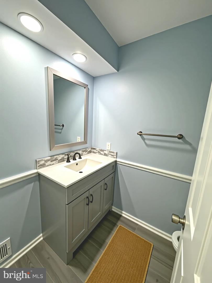 13 CRISSWELL CT, STERLING, Virginia 20165, 4 Bedrooms Bedrooms, ,2 BathroomsBathrooms,Residential,For sale,13 CRISSWELL CT,VALO2103202 MLS # VALO2103202