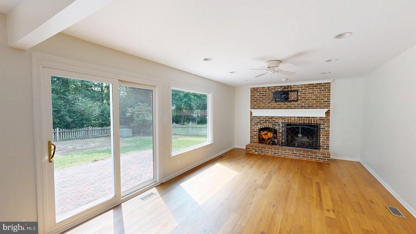 13 CRISSWELL CT, STERLING, Virginia 20165, 4 Bedrooms Bedrooms, ,2 BathroomsBathrooms,Residential,For sale,13 CRISSWELL CT,VALO2103202 MLS # VALO2103202