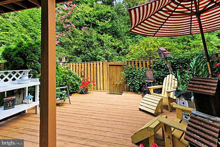 8110 SQUIRREL RUN RD, SPRINGFIELD, Virginia 22152, 3 Bedrooms Bedrooms, ,2 BathroomsBathrooms,Residential,For sale,8110 SQUIRREL RUN RD,VAFX2257730 MLS # VAFX2257730