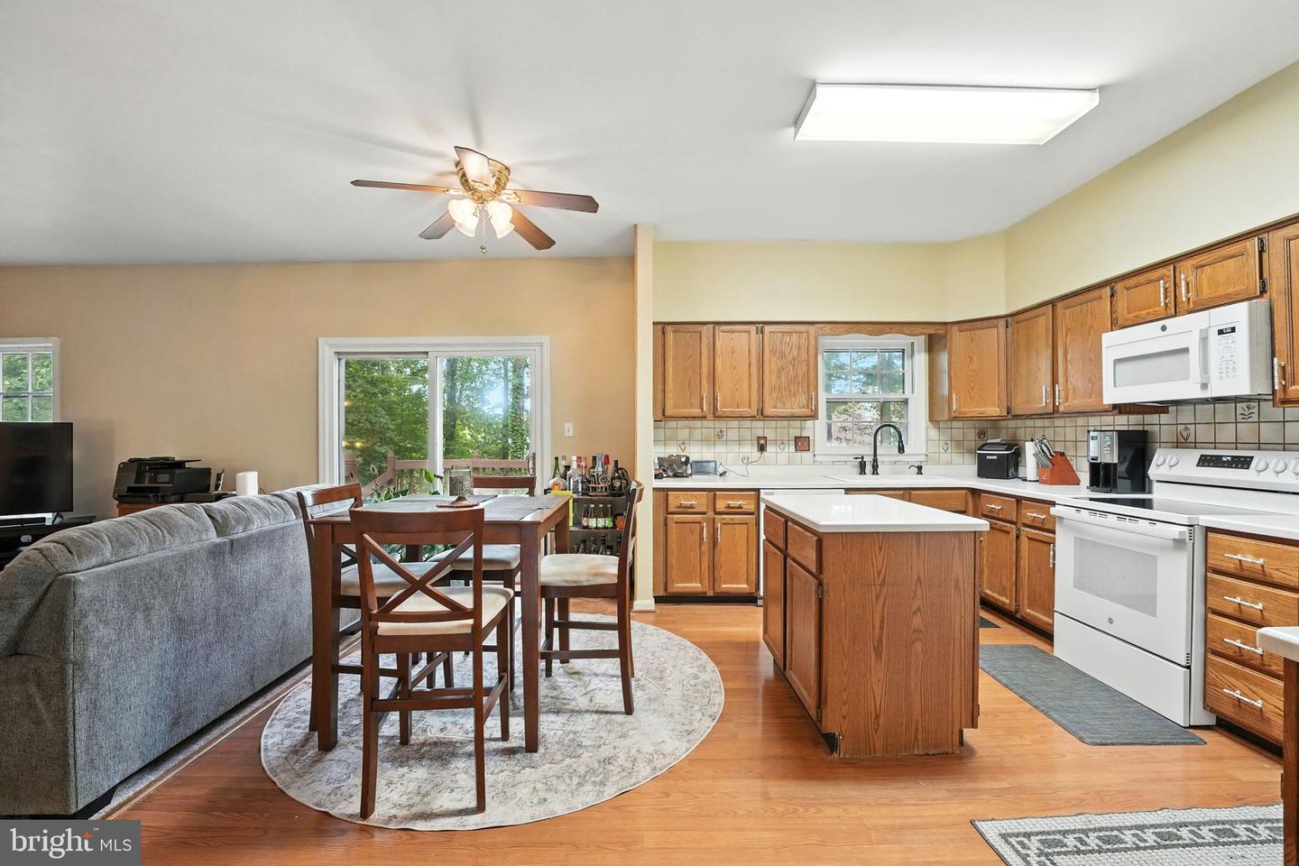 12580 CRICKET LN, WOODBRIDGE, Virginia 22192, 4 Bedrooms Bedrooms, ,3 BathroomsBathrooms,Residential,For sale,12580 CRICKET LN,VAPW2100124 MLS # VAPW2100124