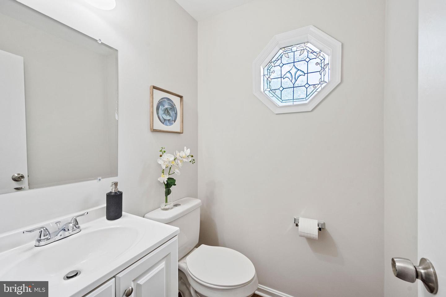 2801 SHAWN LEIGH DR, VIENNA, Virginia 22181, 3 Bedrooms Bedrooms, ,2 BathroomsBathrooms,Residential,For sale,2801 SHAWN LEIGH DR,VAFX2257926 MLS # VAFX2257926