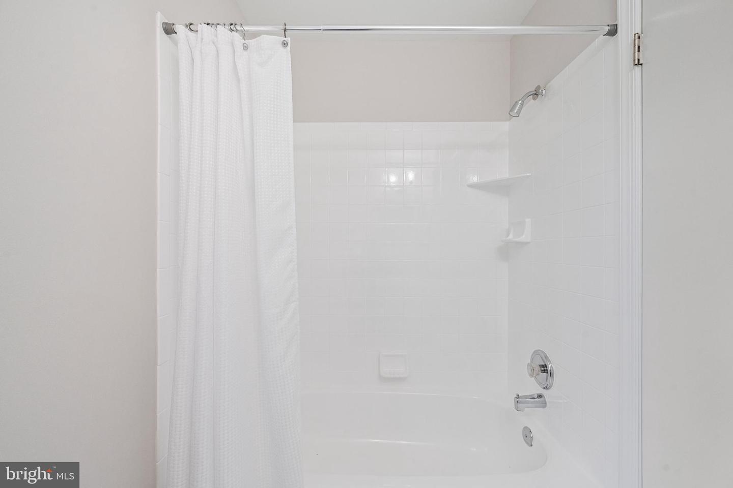 2801 SHAWN LEIGH DR, VIENNA, Virginia 22181, 3 Bedrooms Bedrooms, ,2 BathroomsBathrooms,Residential,For sale,2801 SHAWN LEIGH DR,VAFX2257926 MLS # VAFX2257926