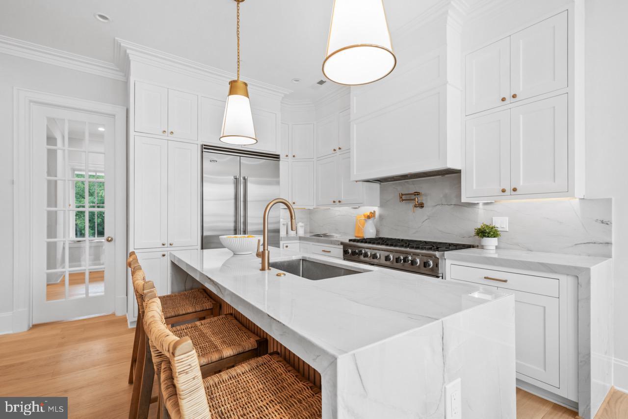 4101 FESSENDEN ST NW, WASHINGTON, District Of Columbia 20016, 4 Bedrooms Bedrooms, ,4 BathroomsBathrooms,Residential,For sale,4101 FESSENDEN ST NW,DCDC2212408 MLS # DCDC2212408