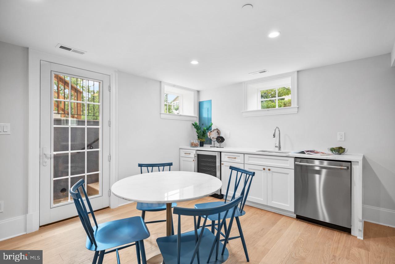 4101 FESSENDEN ST NW, WASHINGTON, District Of Columbia 20016, 4 Bedrooms Bedrooms, ,4 BathroomsBathrooms,Residential,For sale,4101 FESSENDEN ST NW,DCDC2212408 MLS # DCDC2212408