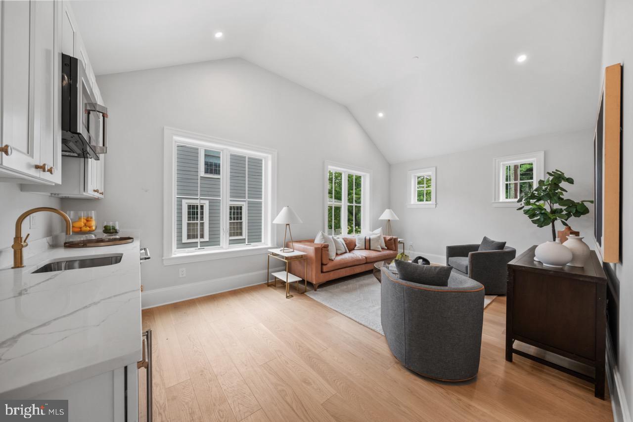 4101 FESSENDEN ST NW, WASHINGTON, District Of Columbia 20016, 4 Bedrooms Bedrooms, ,4 BathroomsBathrooms,Residential,For sale,4101 FESSENDEN ST NW,DCDC2212408 MLS # DCDC2212408