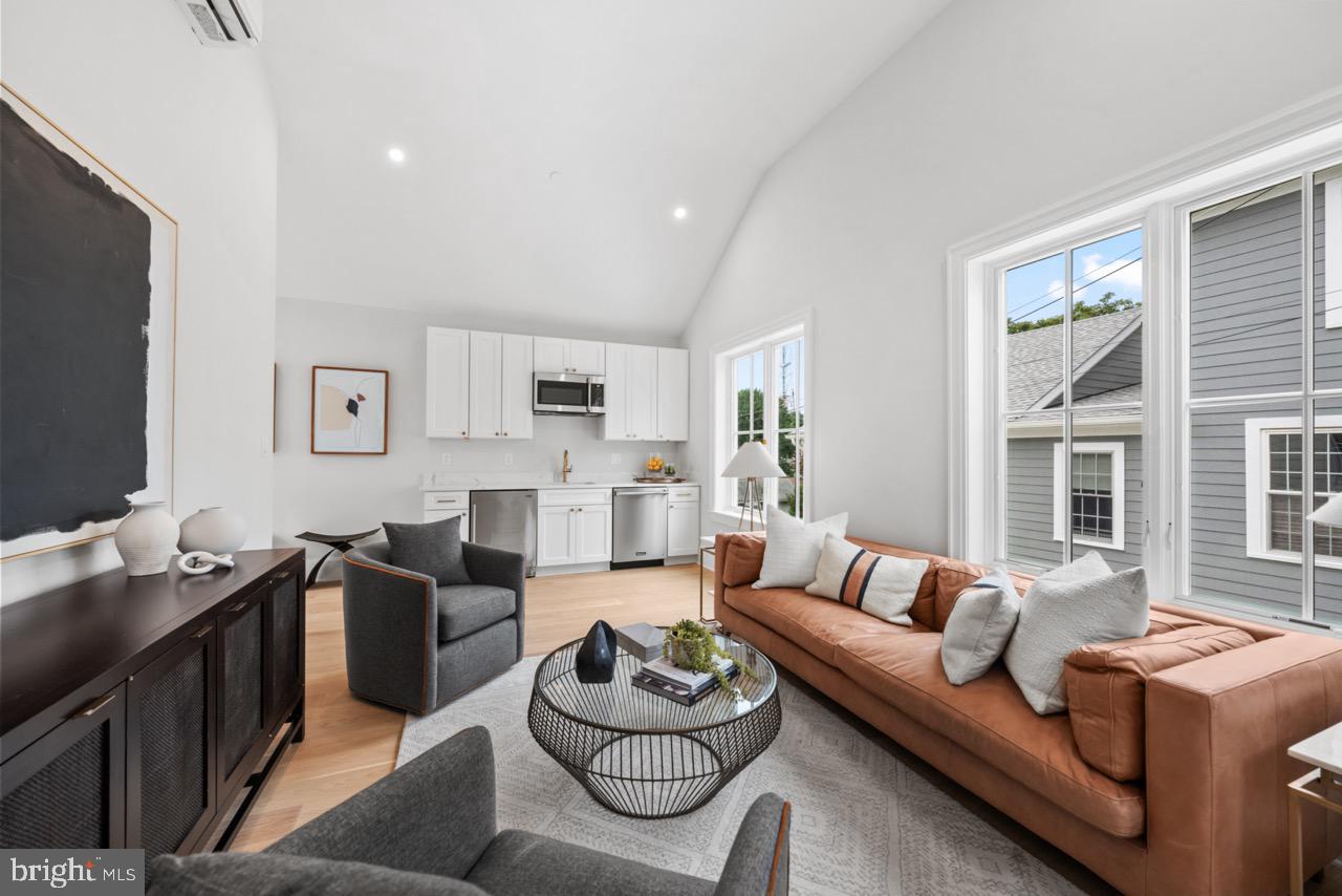 4101 FESSENDEN ST NW, WASHINGTON, District Of Columbia 20016, 4 Bedrooms Bedrooms, ,4 BathroomsBathrooms,Residential,For sale,4101 FESSENDEN ST NW,DCDC2212408 MLS # DCDC2212408