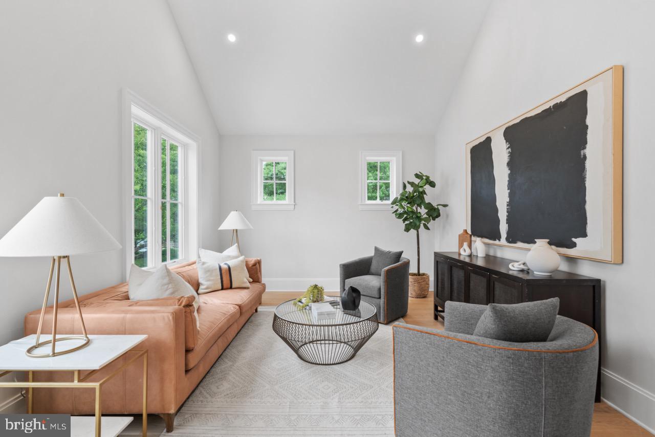 4101 FESSENDEN ST NW, WASHINGTON, District Of Columbia 20016, 4 Bedrooms Bedrooms, ,4 BathroomsBathrooms,Residential,For sale,4101 FESSENDEN ST NW,DCDC2212408 MLS # DCDC2212408