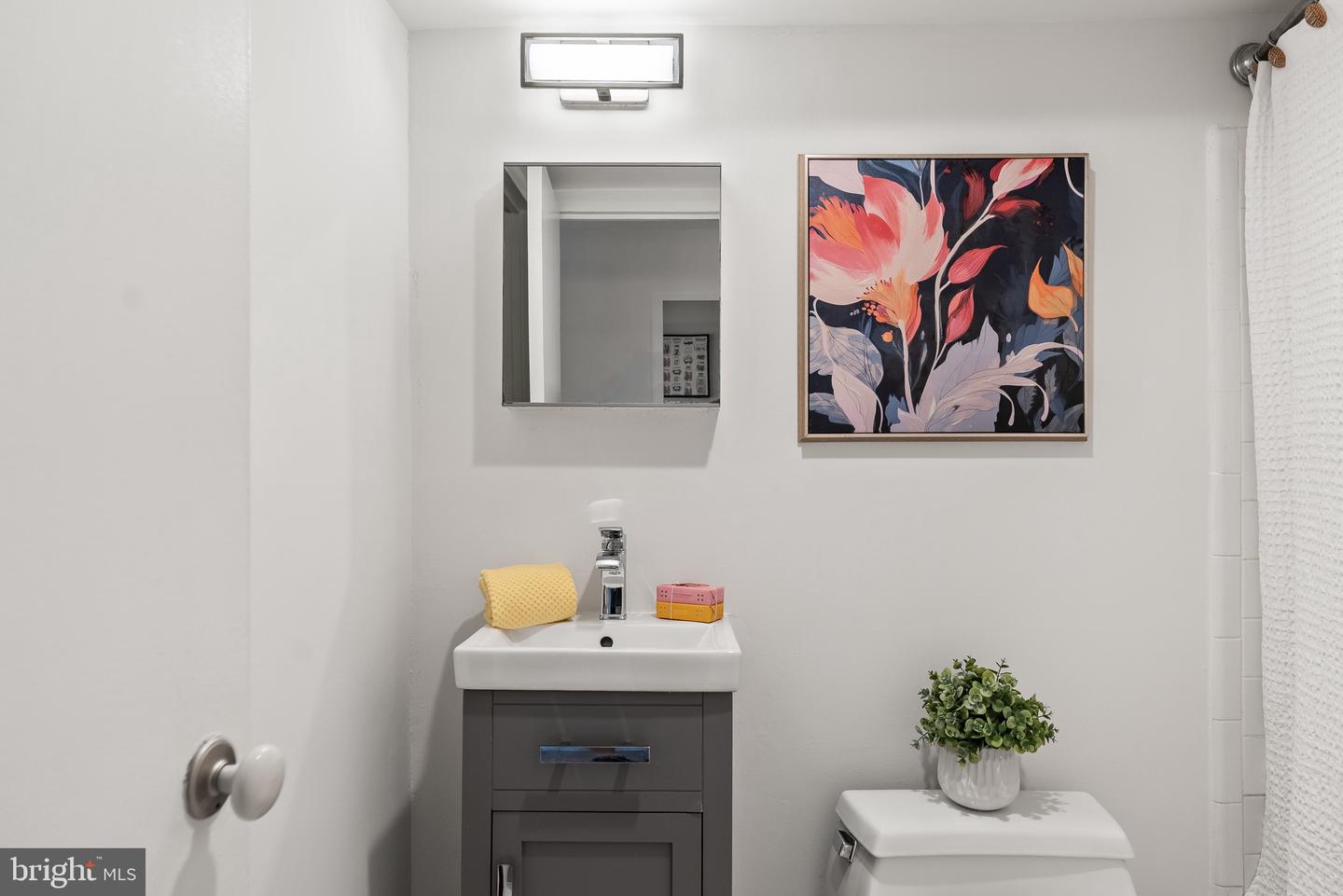 1330 NEW HAMPSHIRE AVE NW #611, WASHINGTON, District Of Columbia 20036, ,1 BathroomBathrooms,Residential,For sale,1330 NEW HAMPSHIRE AVE NW #611,DCDC2212546 MLS # DCDC2212546