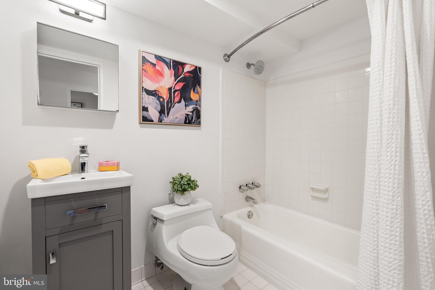 1330 NEW HAMPSHIRE AVE NW #611, WASHINGTON, District Of Columbia 20036, ,1 BathroomBathrooms,Residential,For sale,1330 NEW HAMPSHIRE AVE NW #611,DCDC2212546 MLS # DCDC2212546