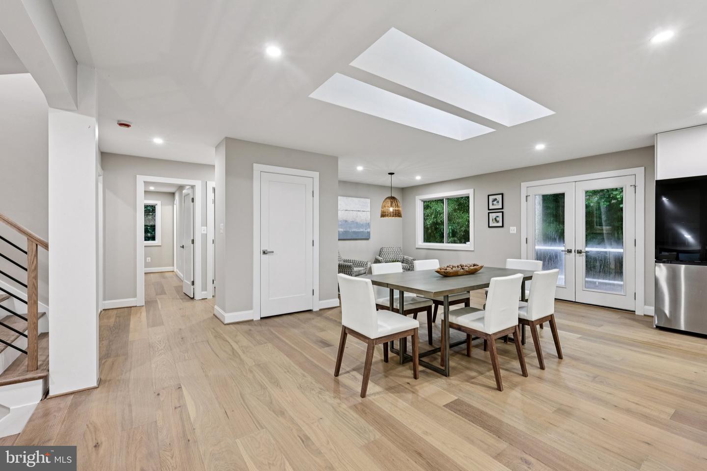 6400 RECREATION LN, FALLS CHURCH, Virginia 22041, 4 Bedrooms Bedrooms, ,4 BathroomsBathrooms,Residential,For sale,6400 RECREATION LN,VAFX2258150 MLS # VAFX2258150