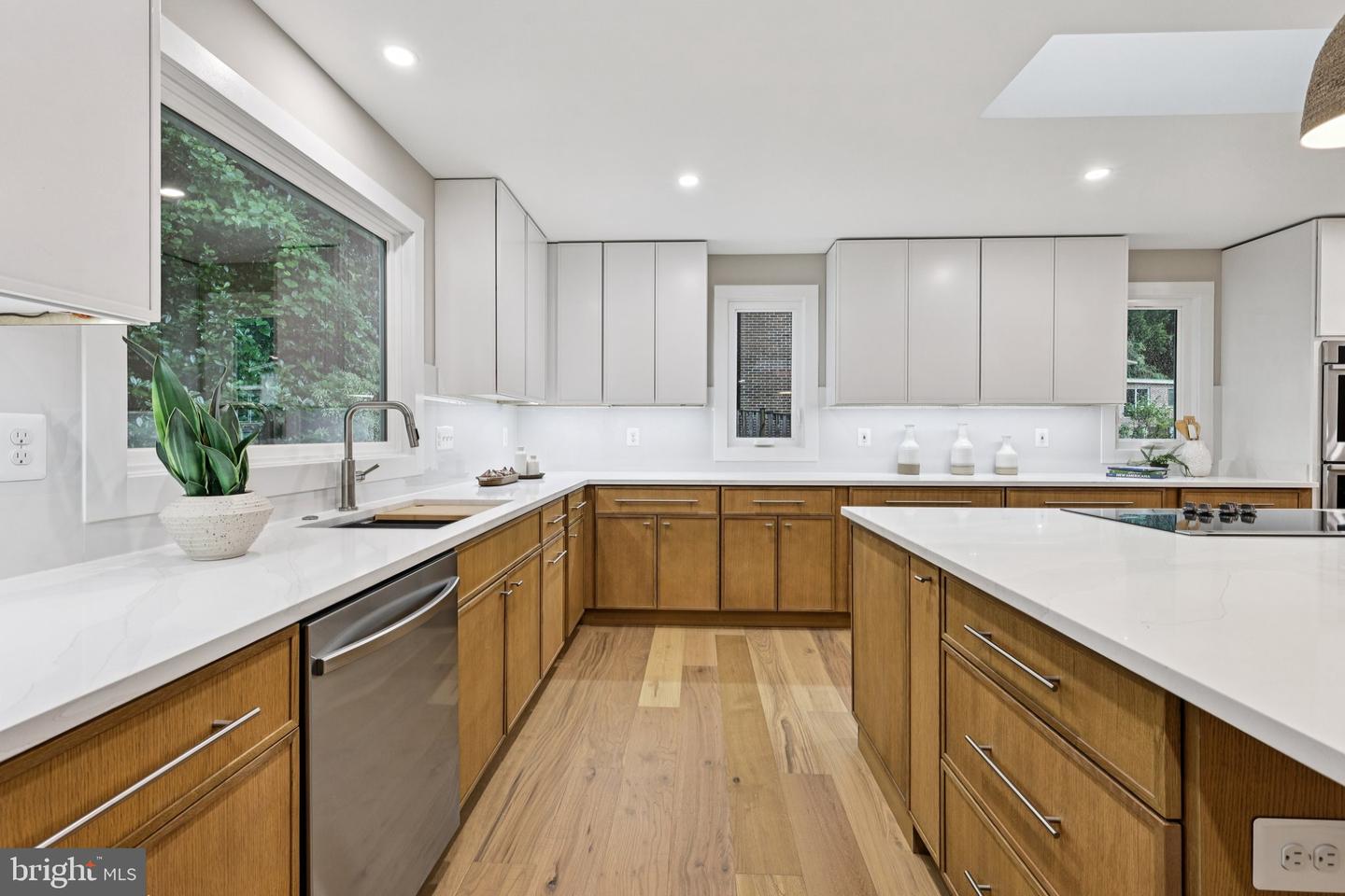 6400 RECREATION LN, FALLS CHURCH, Virginia 22041, 4 Bedrooms Bedrooms, ,4 BathroomsBathrooms,Residential,For sale,6400 RECREATION LN,VAFX2258150 MLS # VAFX2258150