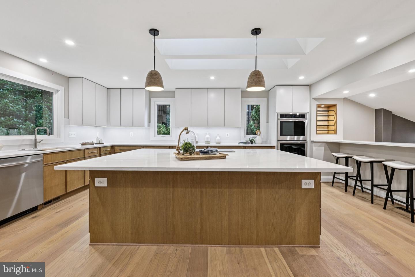 6400 RECREATION LN, FALLS CHURCH, Virginia 22041, 4 Bedrooms Bedrooms, ,4 BathroomsBathrooms,Residential,For sale,6400 RECREATION LN,VAFX2258150 MLS # VAFX2258150