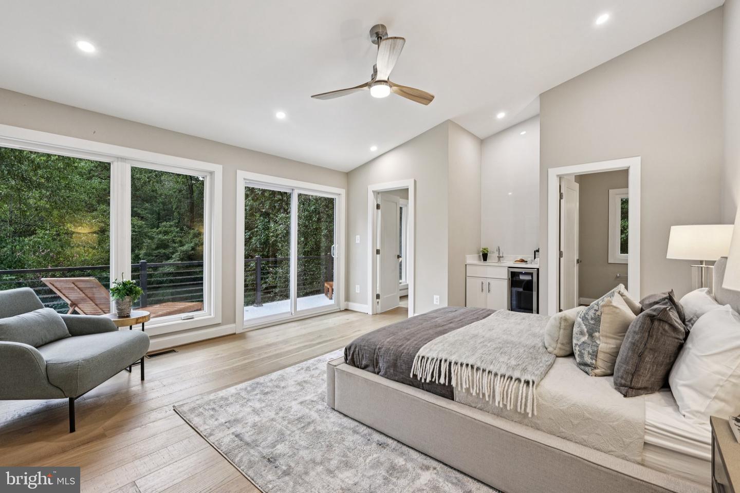 6400 RECREATION LN, FALLS CHURCH, Virginia 22041, 4 Bedrooms Bedrooms, ,4 BathroomsBathrooms,Residential,For sale,6400 RECREATION LN,VAFX2258150 MLS # VAFX2258150