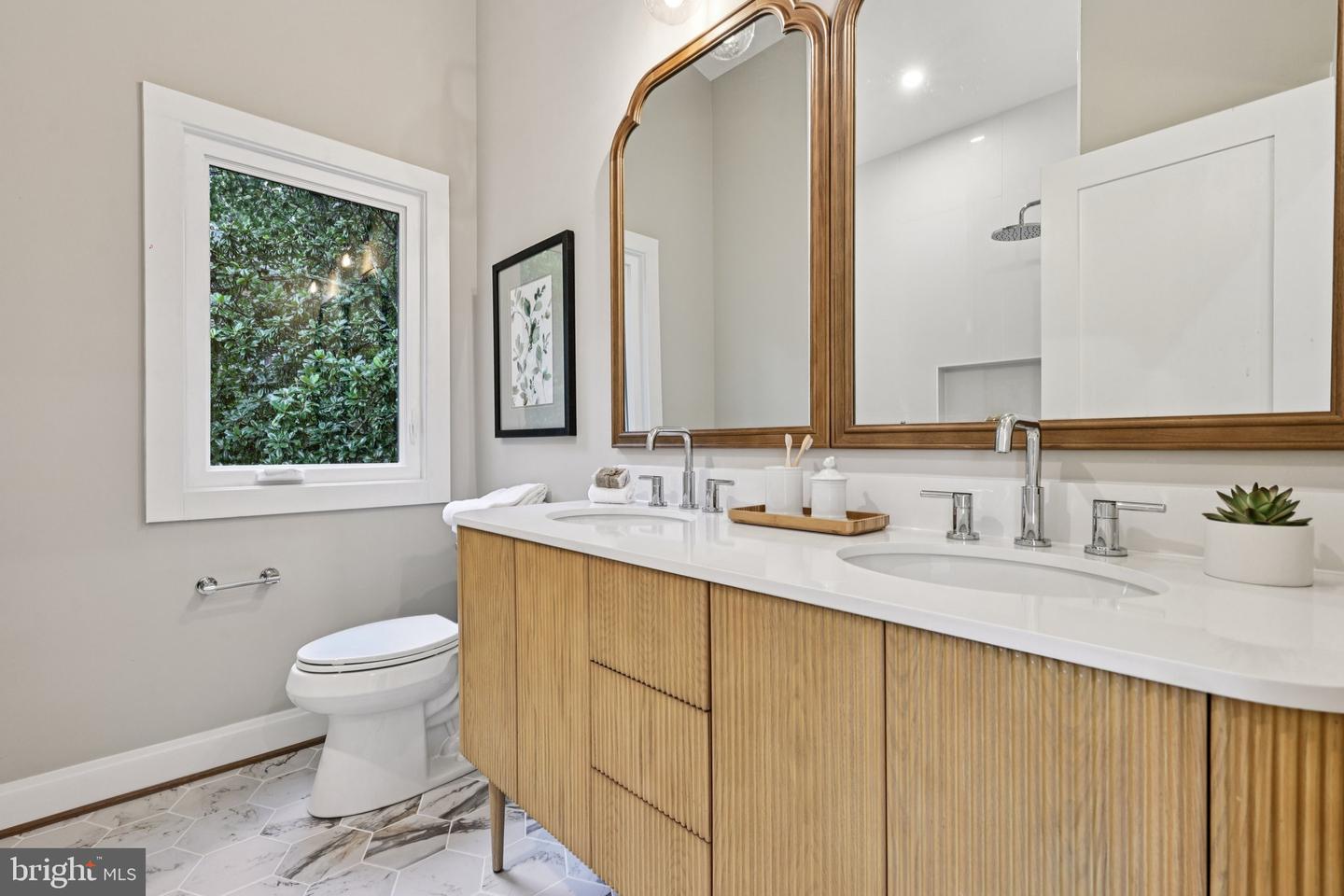 6400 RECREATION LN, FALLS CHURCH, Virginia 22041, 4 Bedrooms Bedrooms, ,4 BathroomsBathrooms,Residential,For sale,6400 RECREATION LN,VAFX2258150 MLS # VAFX2258150