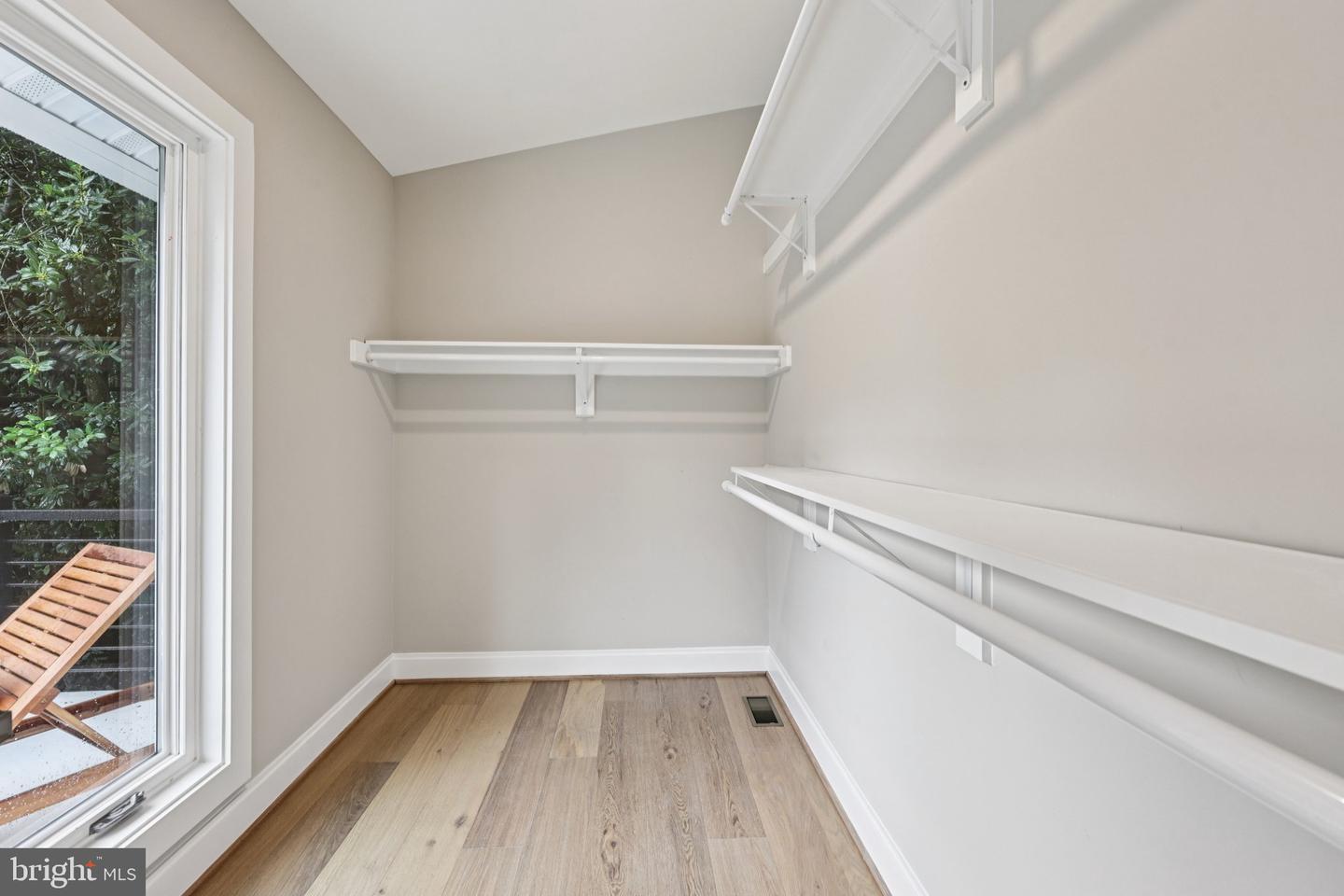 6400 RECREATION LN, FALLS CHURCH, Virginia 22041, 4 Bedrooms Bedrooms, ,4 BathroomsBathrooms,Residential,For sale,6400 RECREATION LN,VAFX2258150 MLS # VAFX2258150