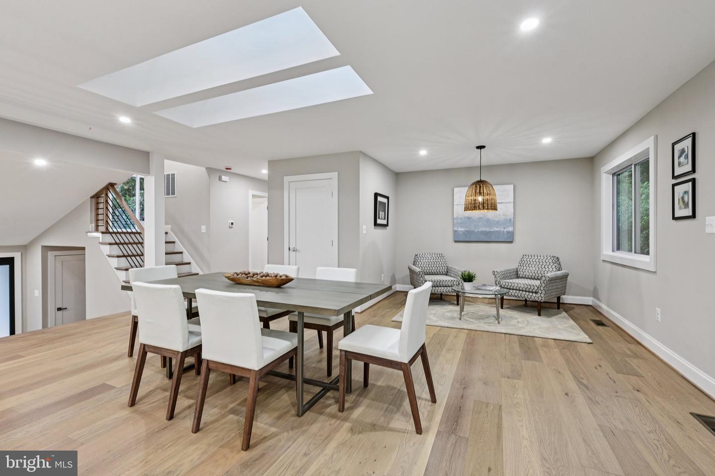 6400 RECREATION LN, FALLS CHURCH, Virginia 22041, 4 Bedrooms Bedrooms, ,4 BathroomsBathrooms,Residential,For sale,6400 RECREATION LN,VAFX2258150 MLS # VAFX2258150
