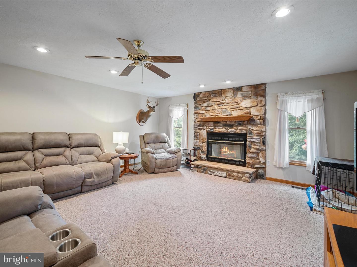 237 WHITE LN, FRONT ROYAL, Virginia 22630, 3 Bedrooms Bedrooms, ,3 BathroomsBathrooms,Residential,For sale,237 WHITE LN,VAWR2011844 MLS # VAWR2011844