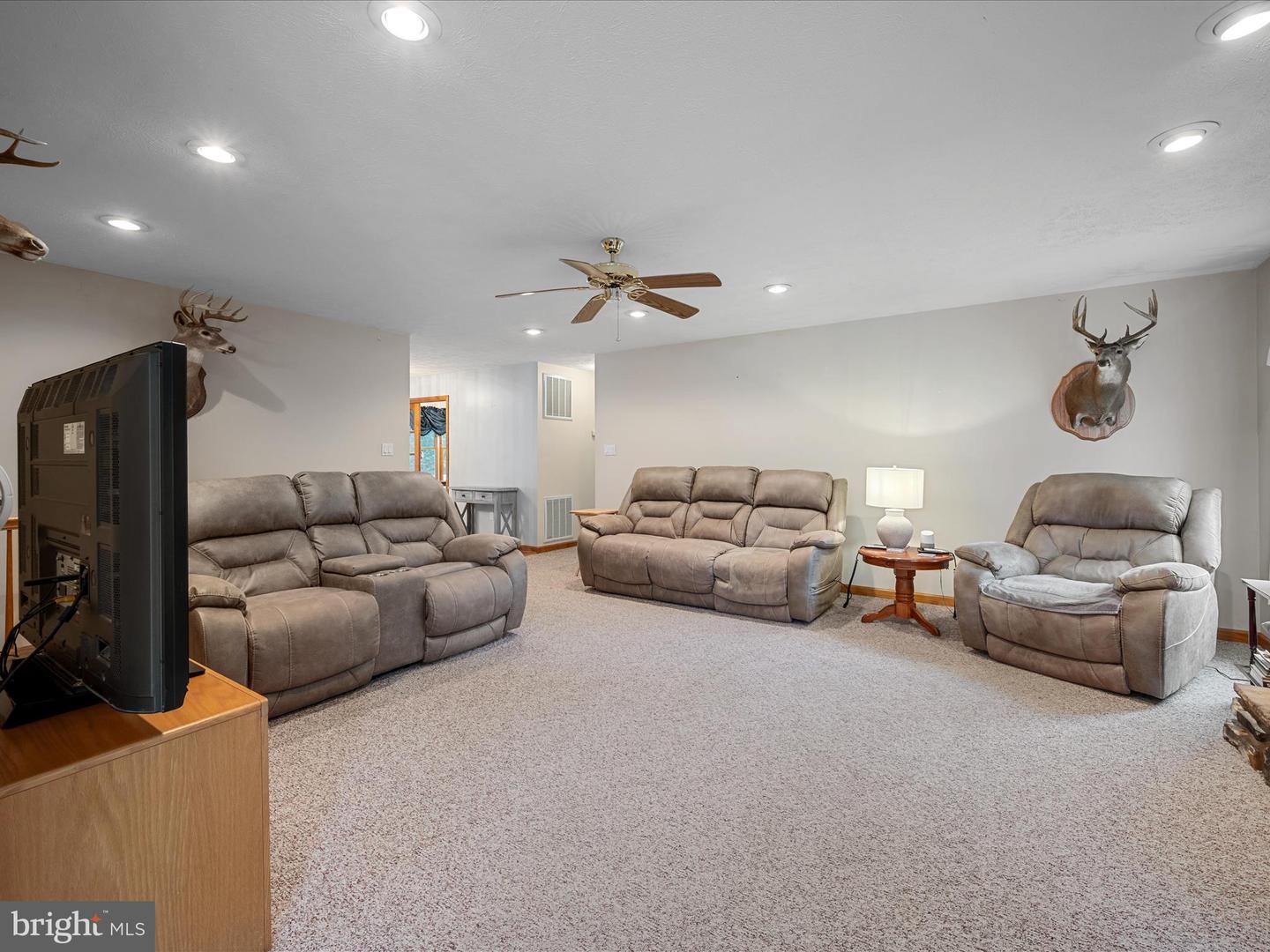 237 WHITE LN, FRONT ROYAL, Virginia 22630, 3 Bedrooms Bedrooms, ,3 BathroomsBathrooms,Residential,For sale,237 WHITE LN,VAWR2011844 MLS # VAWR2011844