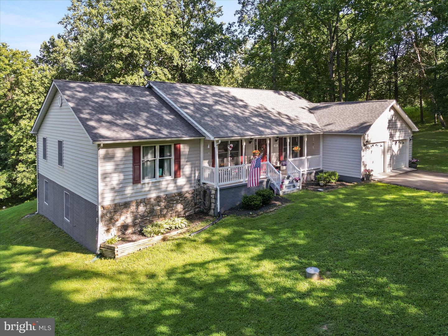 237 WHITE LN, FRONT ROYAL, Virginia 22630, 3 Bedrooms Bedrooms, ,3 BathroomsBathrooms,Residential,For sale,237 WHITE LN,VAWR2011844 MLS # VAWR2011844